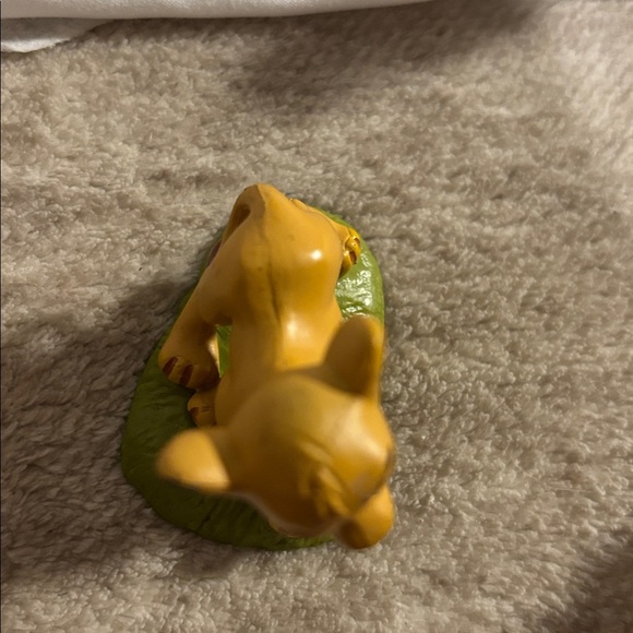 Three piece Disney Lion King Figurine Set Pumbaa,  cub simba, Mufasa - Picture 8 of 12